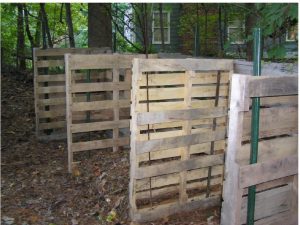 Three bin composting system with pallets